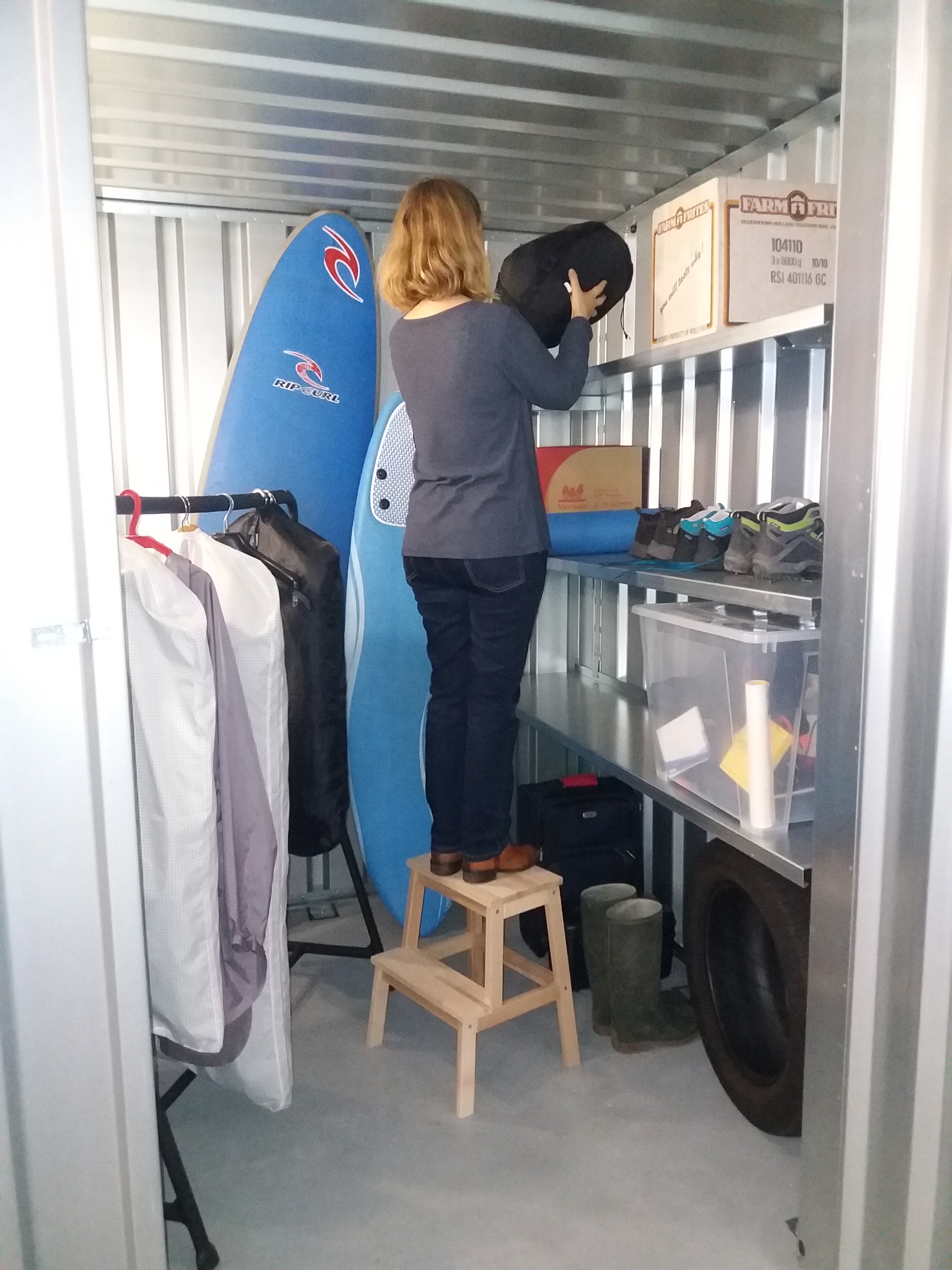 contentor arrecadação para guardar os seus bens